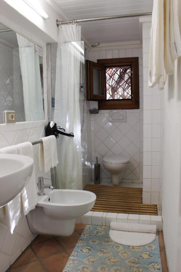 B&B Le Corti Di Aloa San Pantaleo Exterior foto