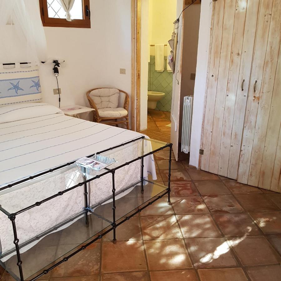 B&B Le Corti Di Aloa San Pantaleo Exterior foto